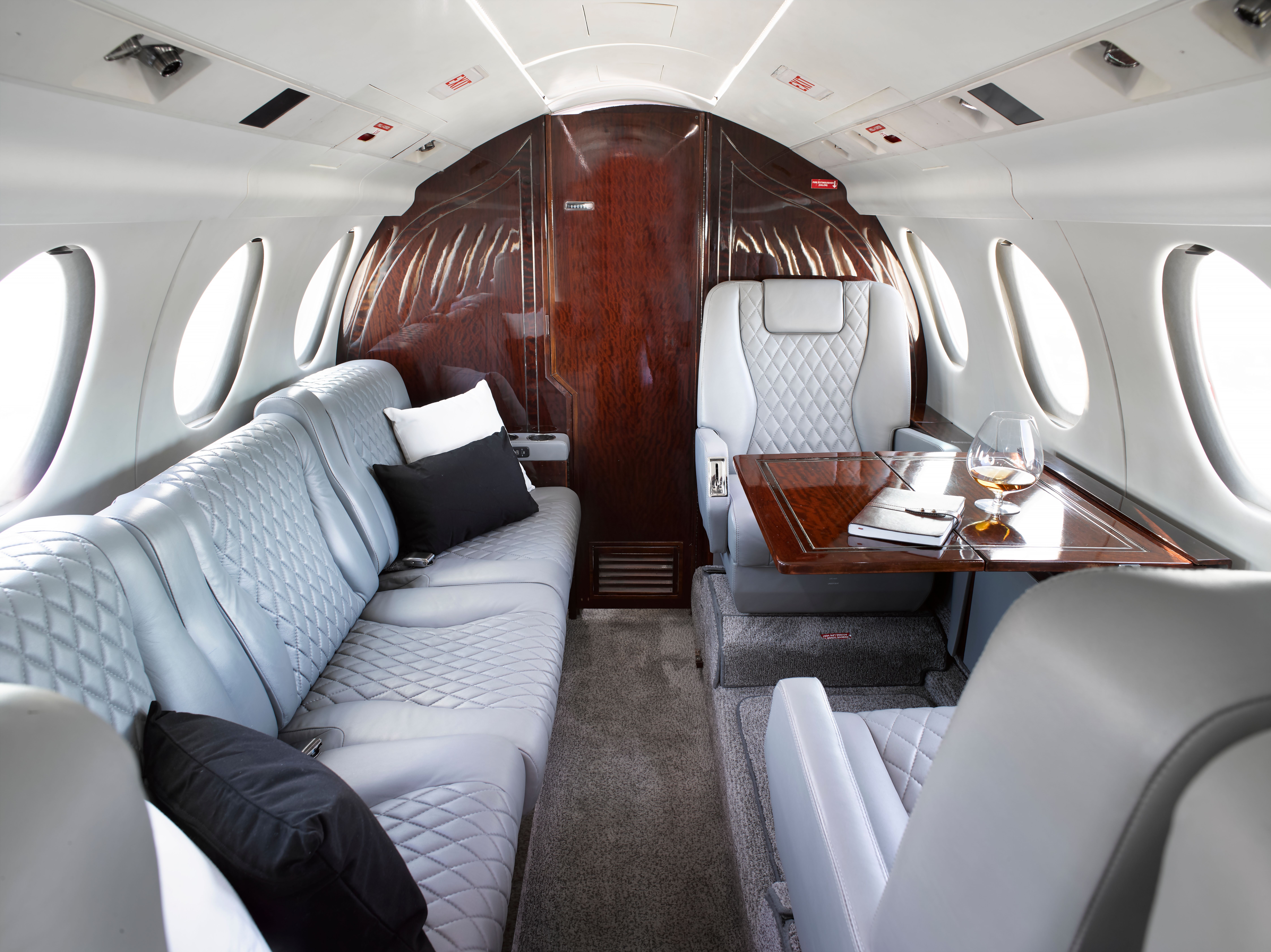 Dassault Falcon 50 Couch