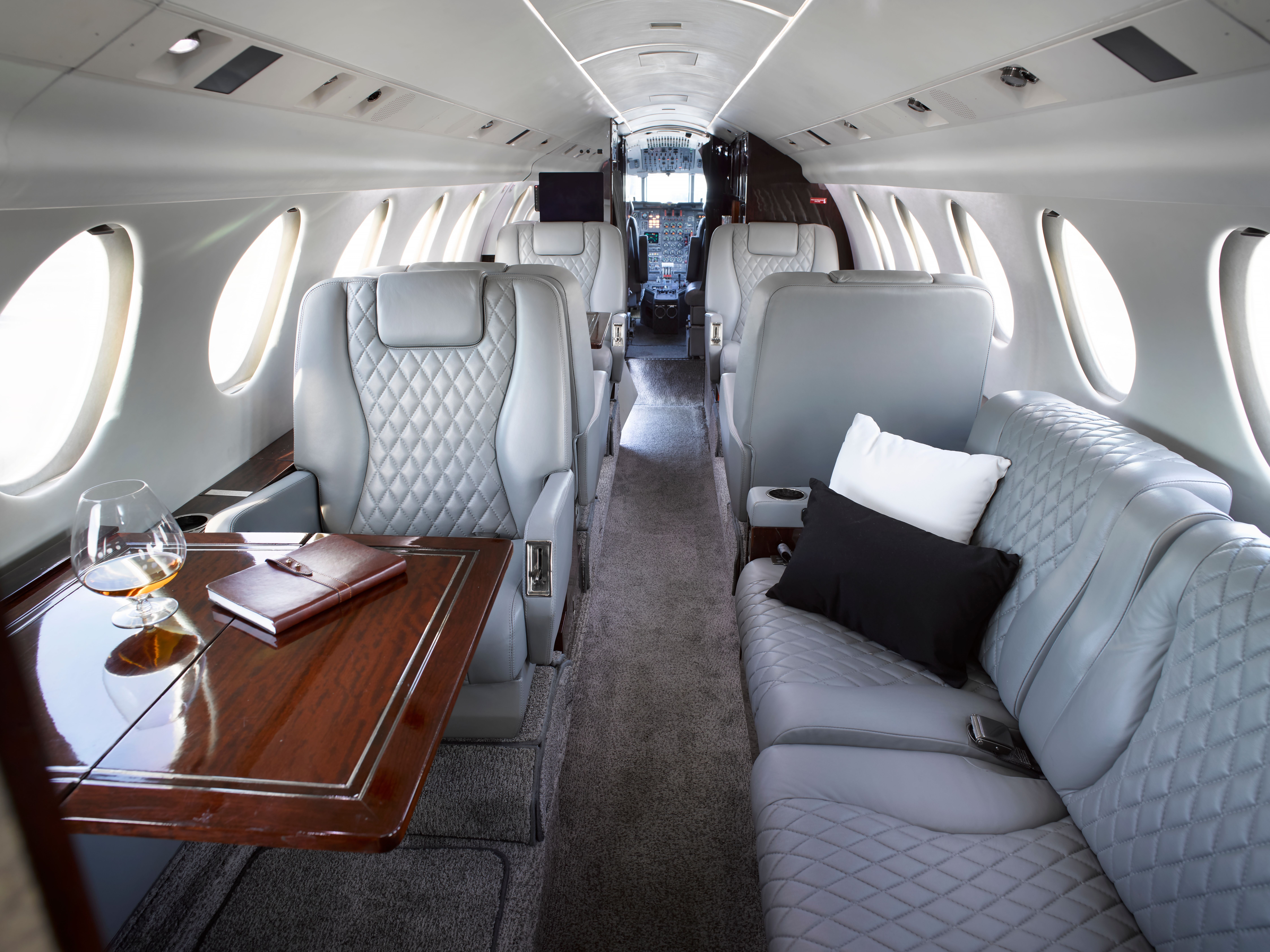 Dassault Falcon 50 Full View