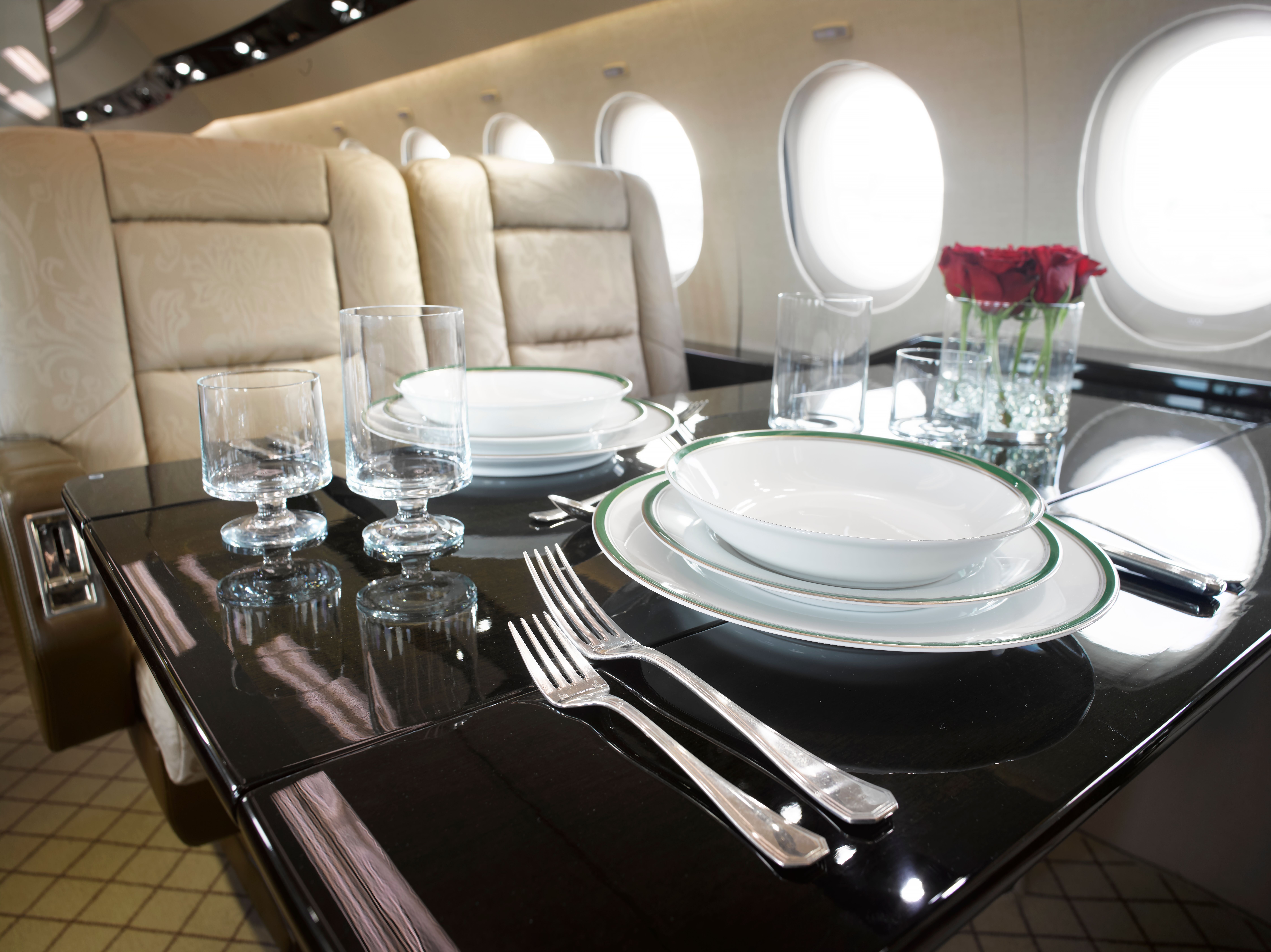 Dassault Falcon 900B Custom Dinnerware