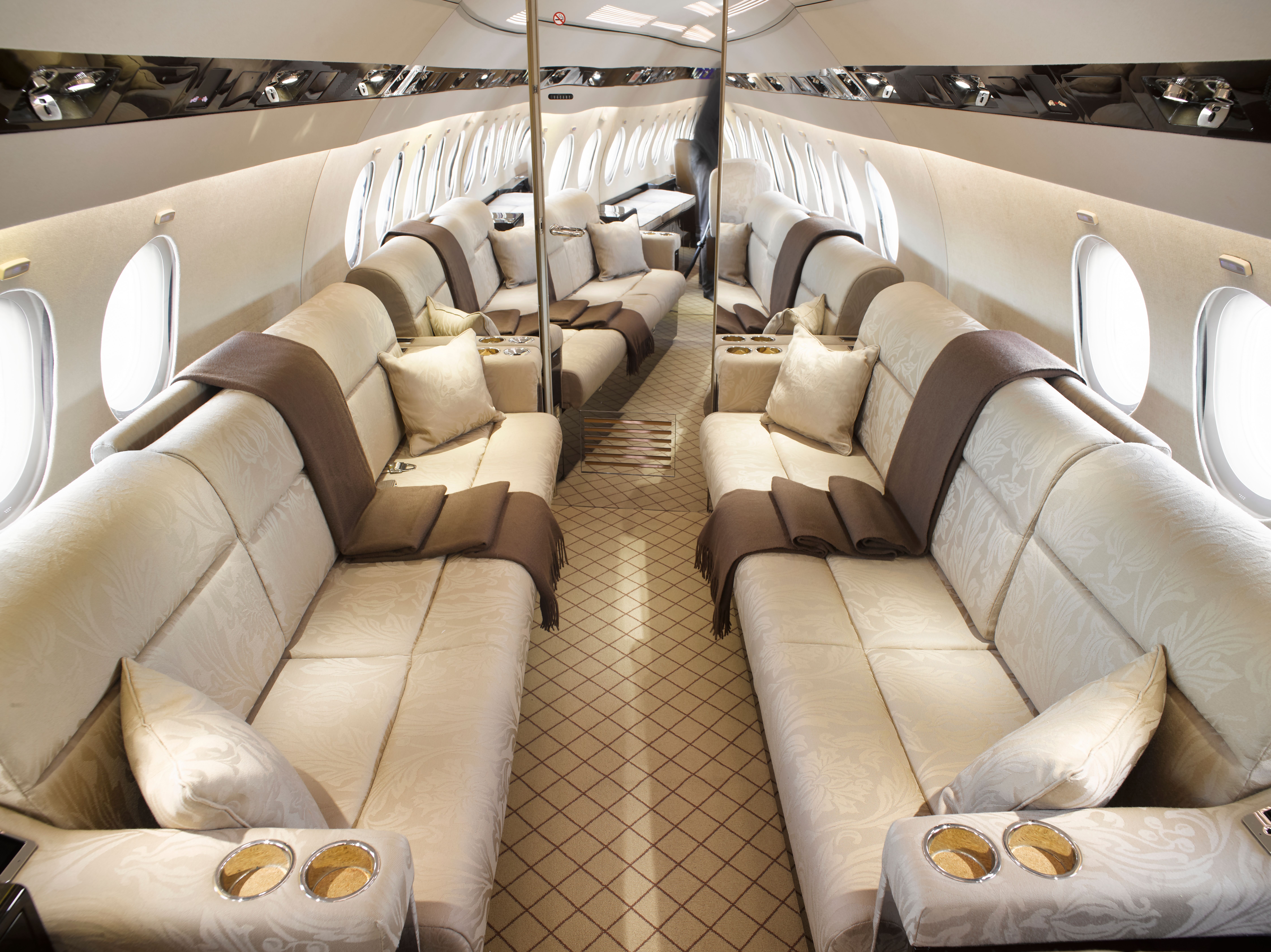 Dassault Falcon 900B Aft Area