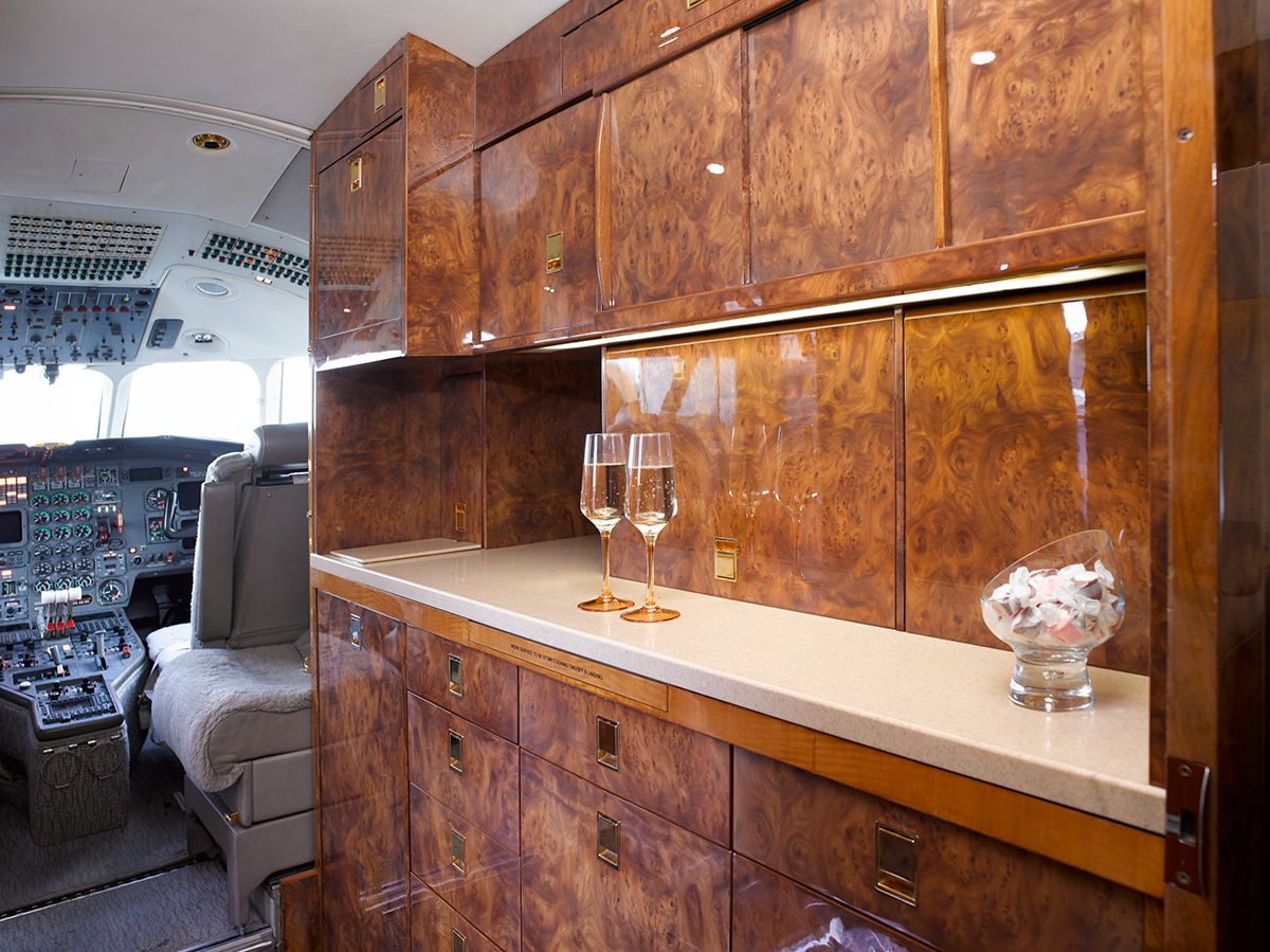 Dassault Falcon 900B Galley