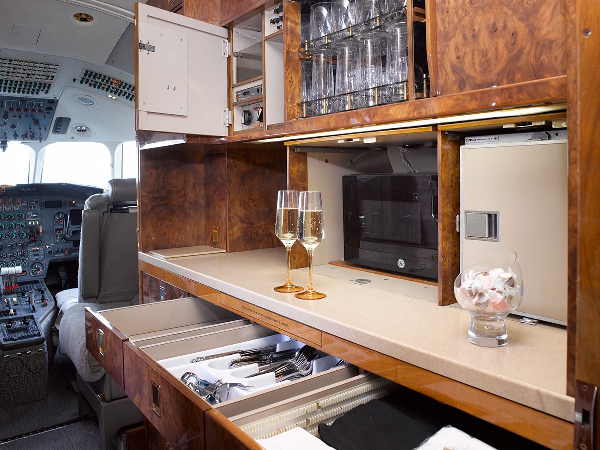 Dassault Falcon 900B Galley