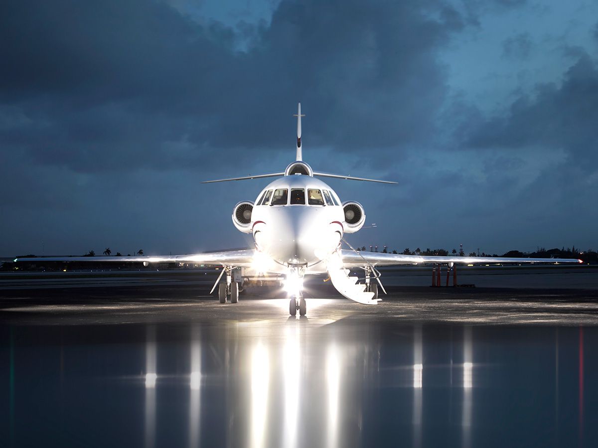 Dassault Falcon 900B Exterior View