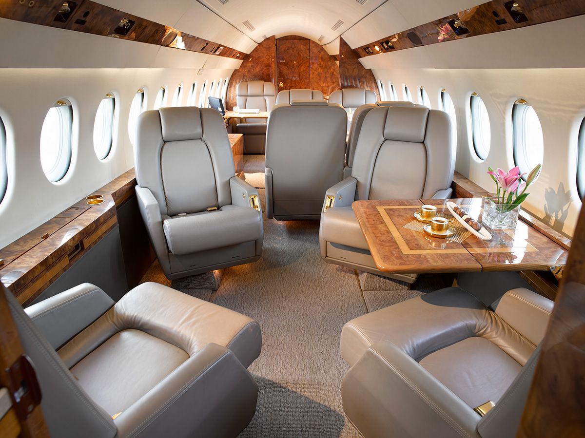 Dassault Falcon 900B Front Area